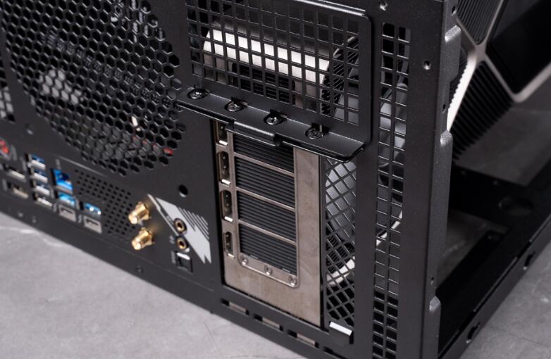 银欣SUGO 17机箱开箱评测