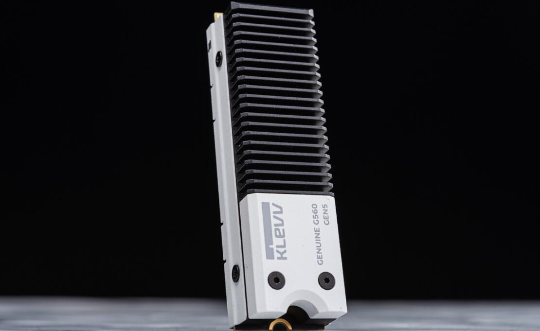 科赋GENUINE G560 2TB开箱评测,14GB/s读速 科赋GENUINE G560 2TB开箱评测,14GB/s读速