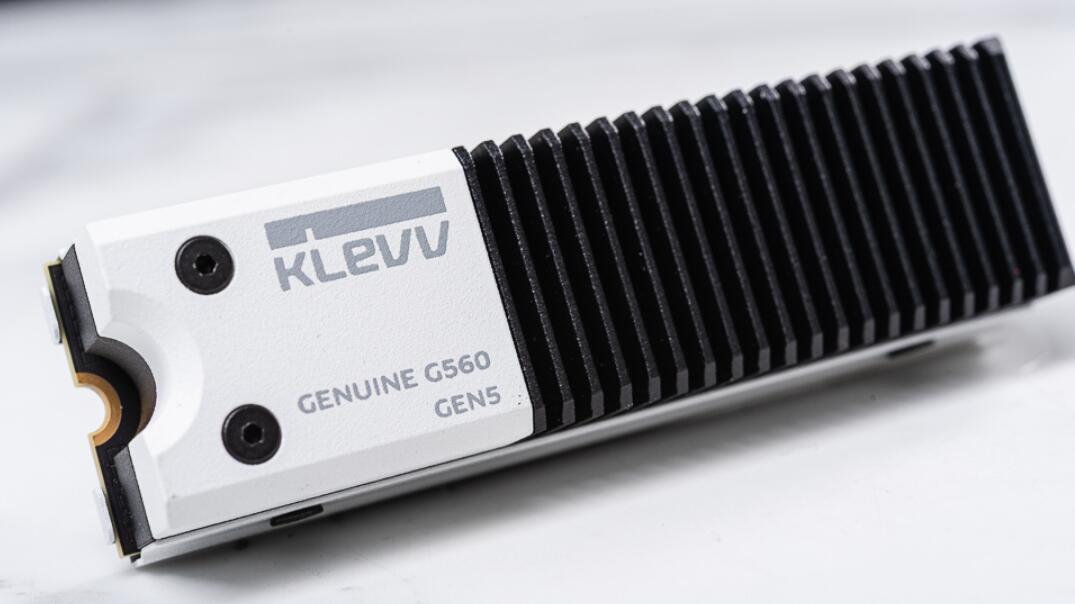 科赋GENUINE G560 2TB开箱评测,14GB/s读速 科赋GENUINE G560 2TB开箱评测,14GB/s读速