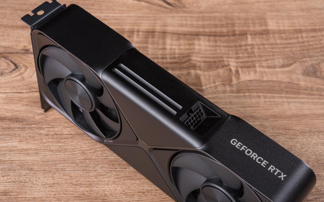 NVIDIA GeForce RTX 5070创始版显卡开箱评测 NVIDIA GeForce RTX 5070创始版显卡开箱评测