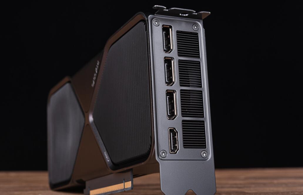 NVIDIA GeForce RTX 5070创始版显卡开箱评测 NVIDIA GeForce RTX 5070创始版显卡开箱评测