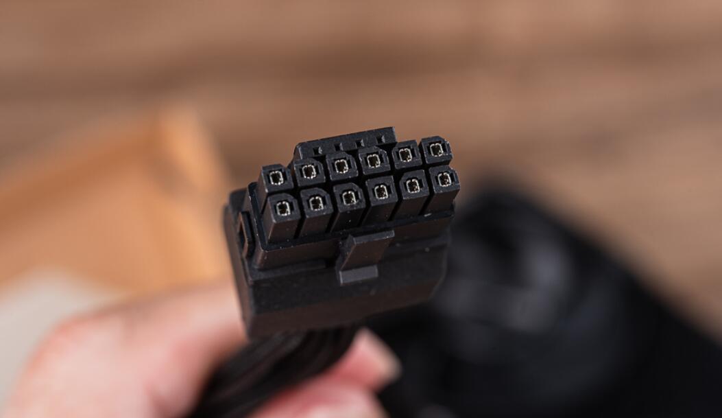 NVIDIA GeForce RTX 5070创始版显卡开箱评测 NVIDIA GeForce RTX 5070创始版显卡开箱评测