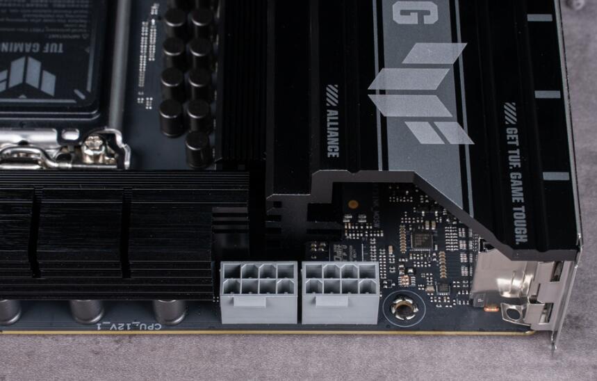 ASUS TUF GAMING B860M-PLUS WIFI主板开箱评测