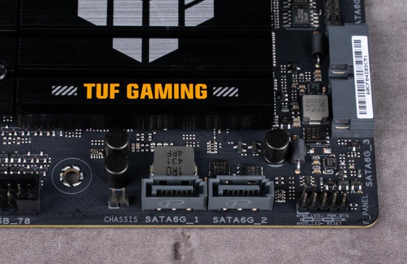 ASUS TUF GAMING B860M-PLUS WIFI主板开箱评测