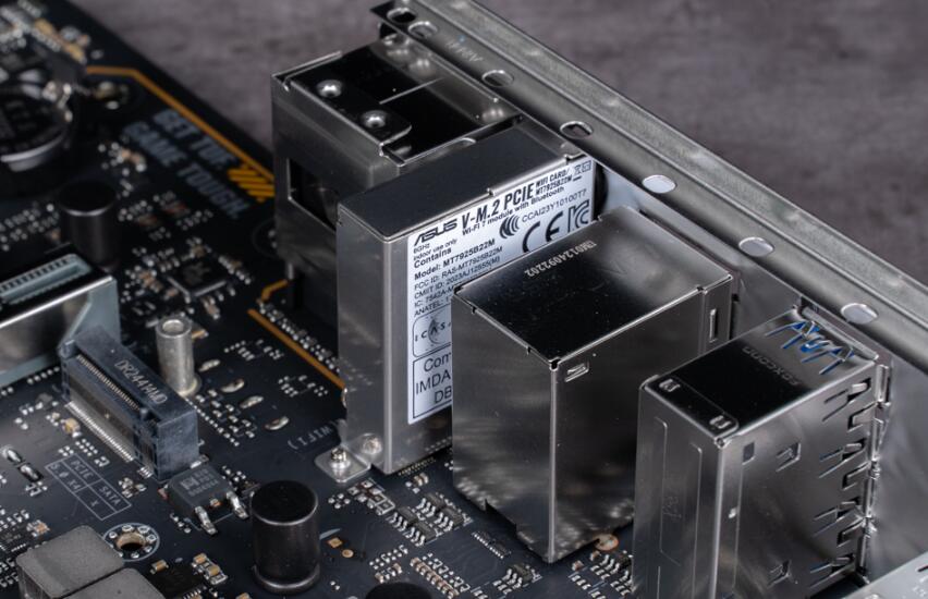 ASUS TUF GAMING B860M-PLUS WIFI主板开箱评测