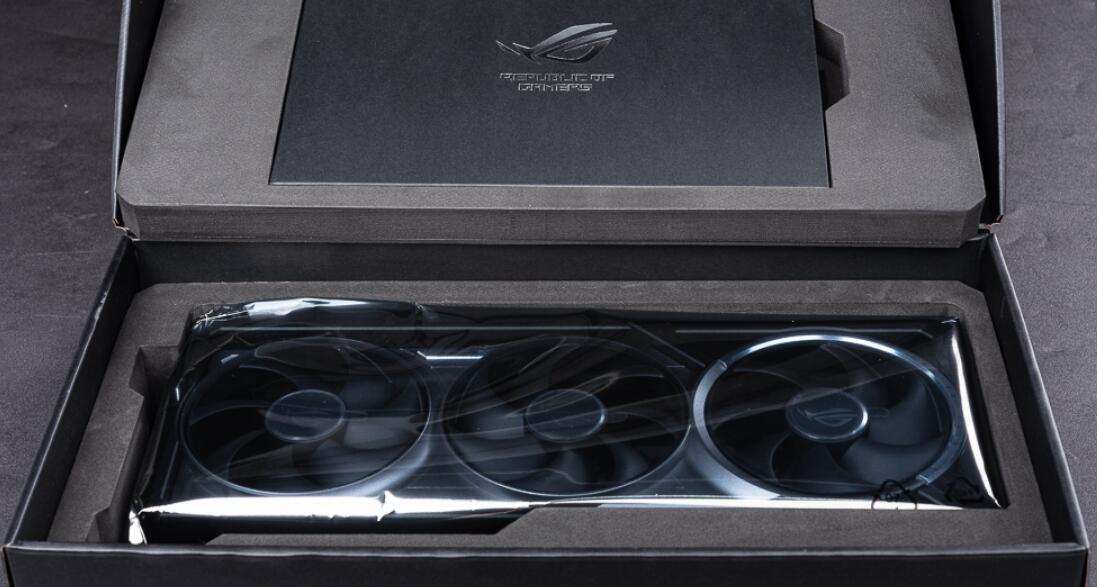 ROG Astral GeForce RTX5080 OC显卡开箱评测