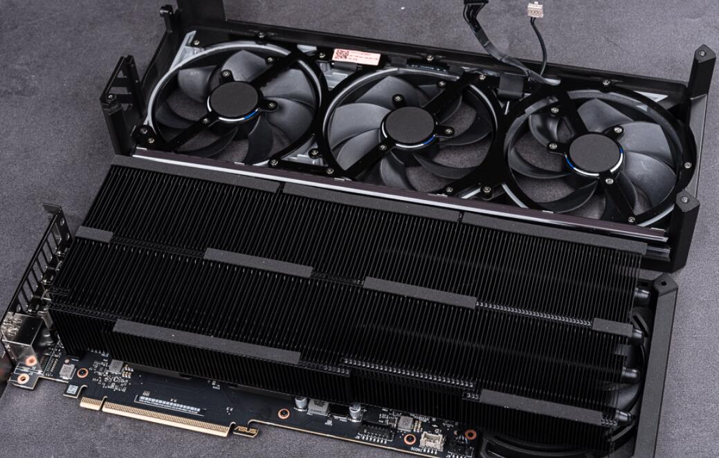 ROG Astral GeForce RTX5080 OC显卡开箱评测