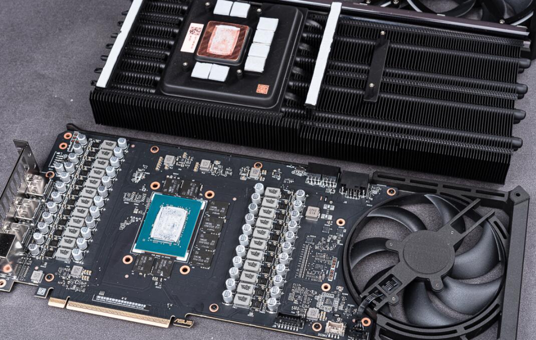 ROG Astral GeForce RTX5080 OC显卡开箱评测